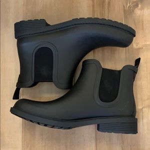 Madewell | the Chelsea rain booties
